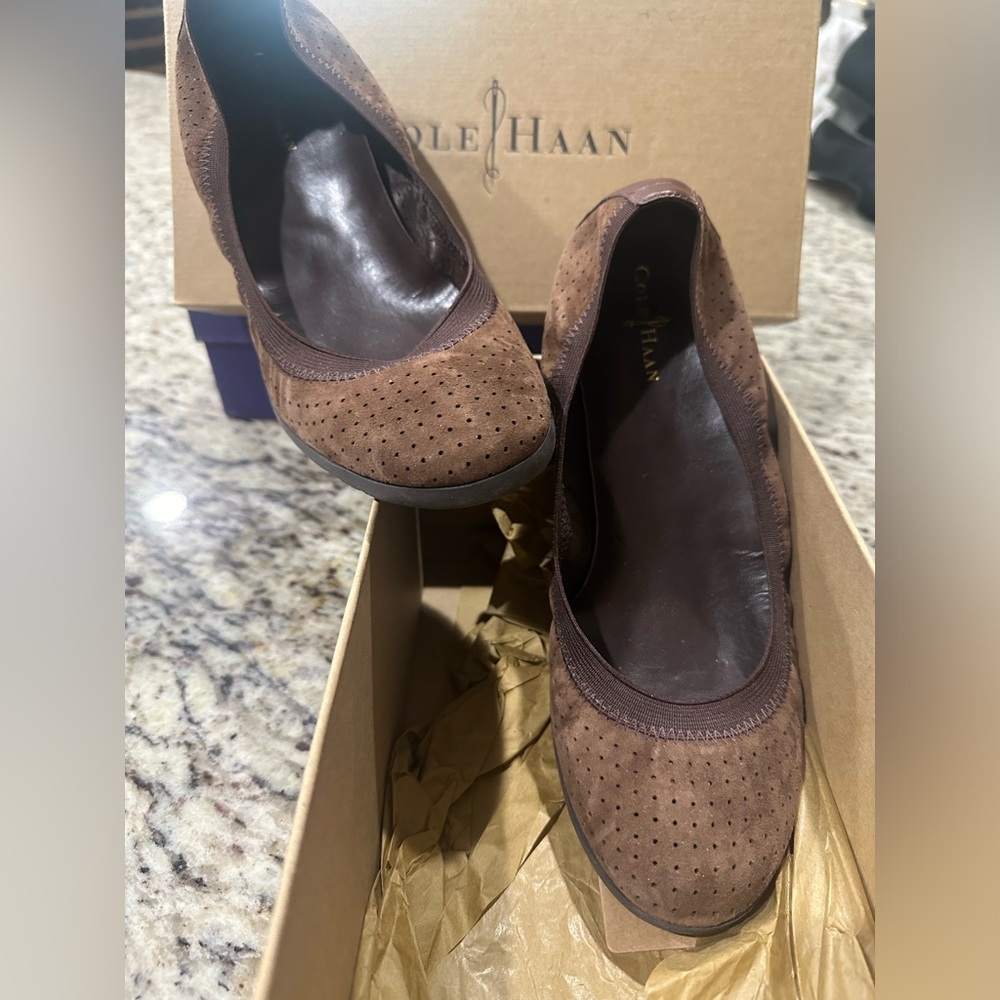Size 8.5 chestnut brown - Great for work- perforated Gilmore suede ballet flats